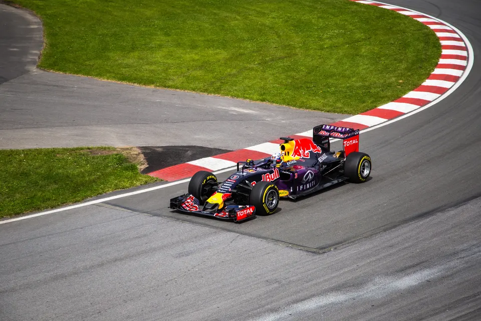 Car racing jigsaw puzzle