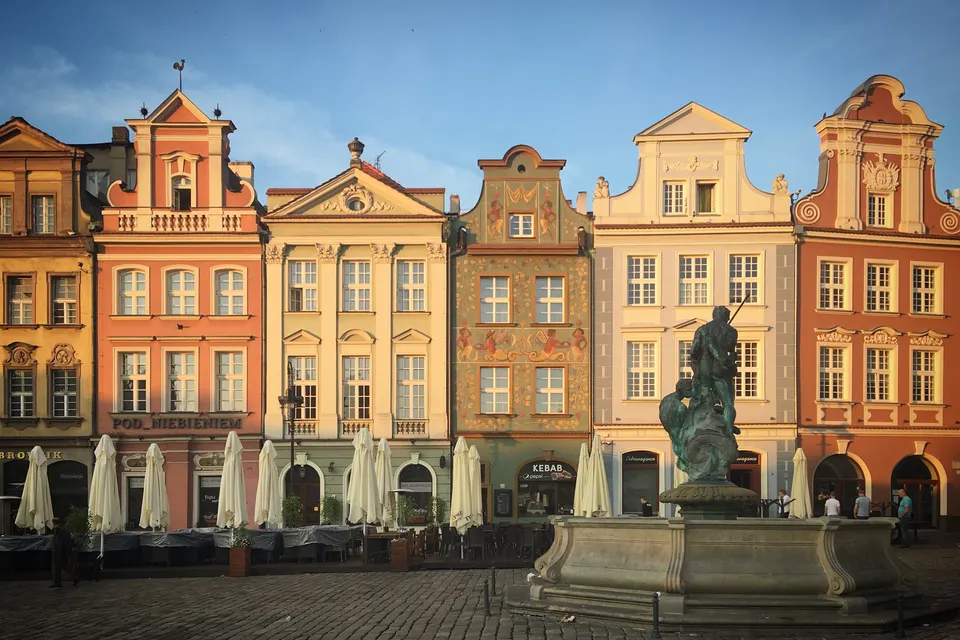 Colorful buildings jigsaw puzzle