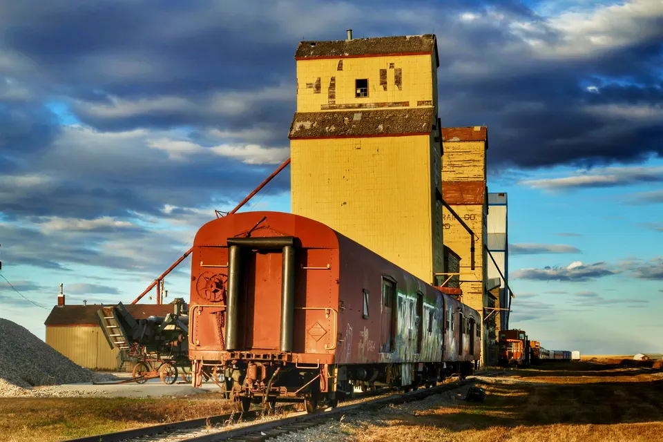 Station transportation jigsaw puzzle