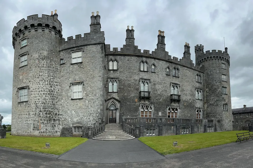 Stone towers jigsaw puzzle