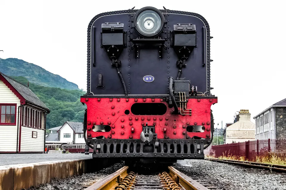 Train track jigsaw puzzle
