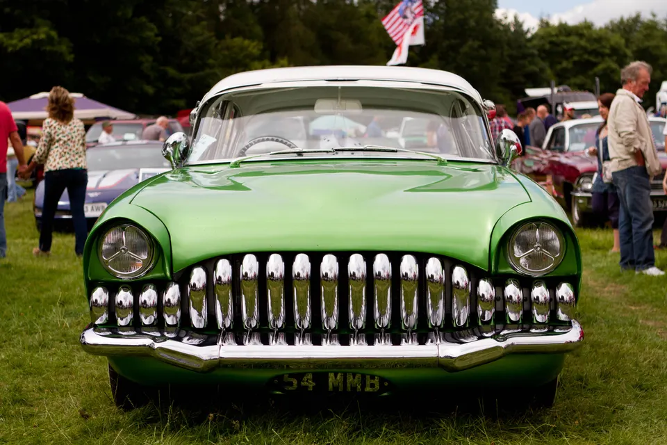Vintage car jigsaw puzzle